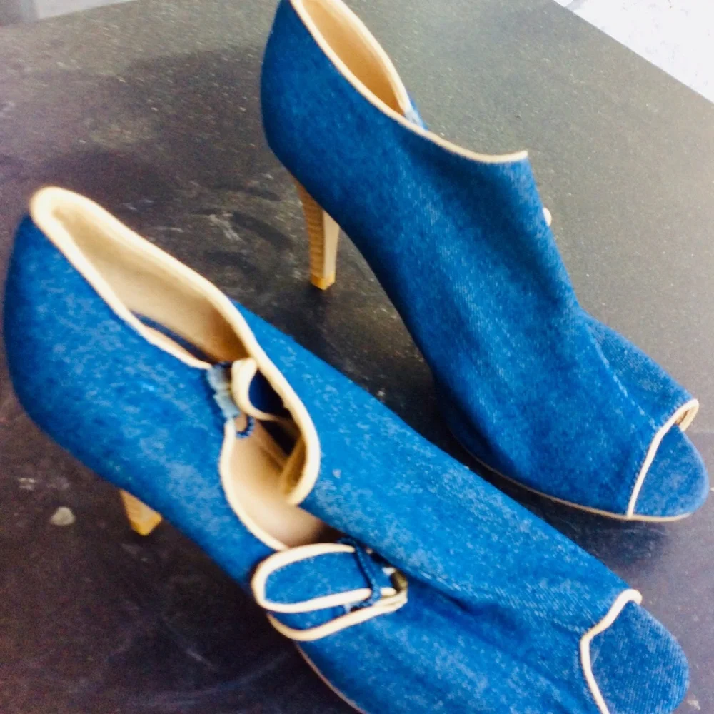 Shoes - Picture 2 of 3